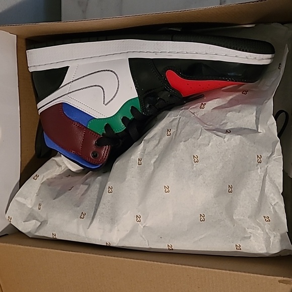 Air Jordan 1 Mid SE Wmns Size 11 Nike Athletic Basketball Sneakers Shoes - Picture 14 of 14